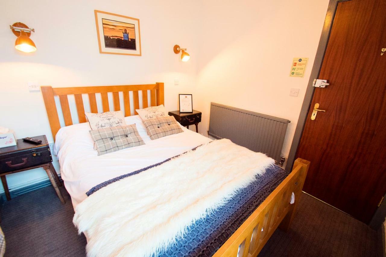 Bed and Breakfast Nik The Greek Burry Port Exterior foto