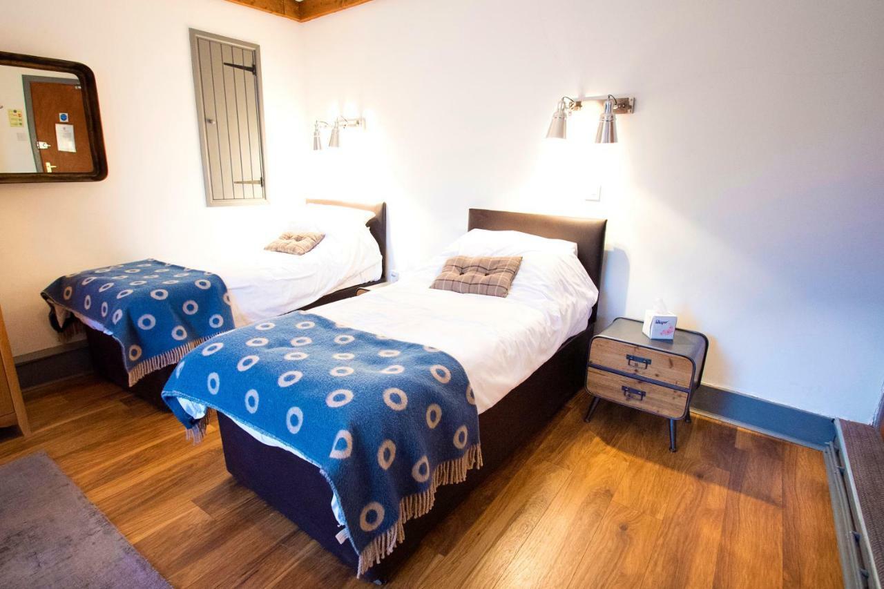 Bed and Breakfast Nik The Greek Burry Port Exterior foto